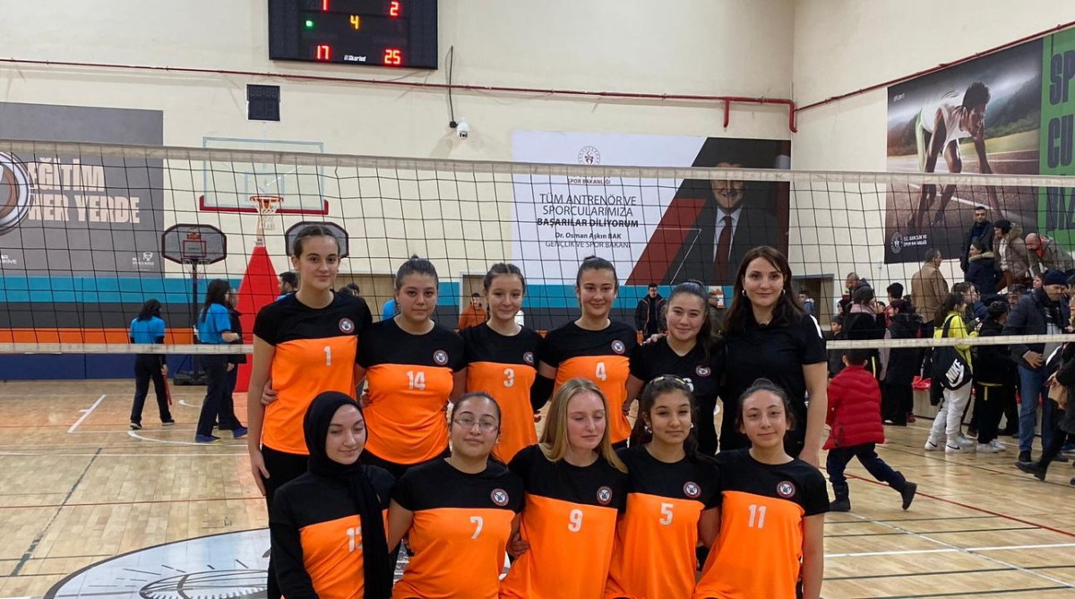 Zonguldak'ın Devrek Belediyespor Badminton Kadrosu, Birinci Lig'e Yükseldi