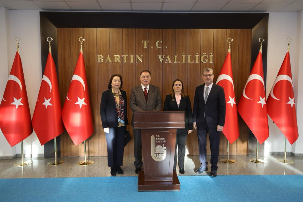 Kamu Denetçiliği Kurumu Başdenetçisi Şeref Malkoç, Vali Arslan'ı ziyaret etti