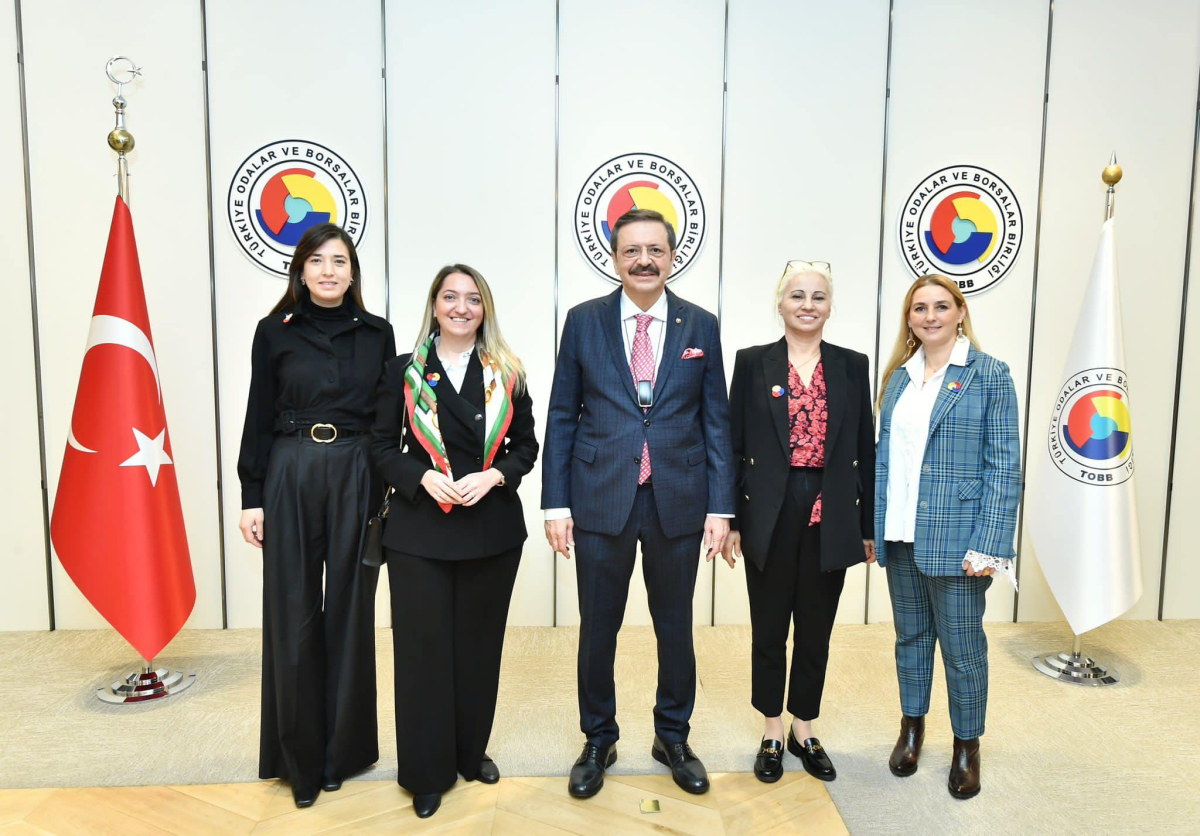 TOBB Balıkesir Kadın Girişimciler Kurulu, TOBB Başkanı Hisarcıklıoğlu ile bir araya geldi.