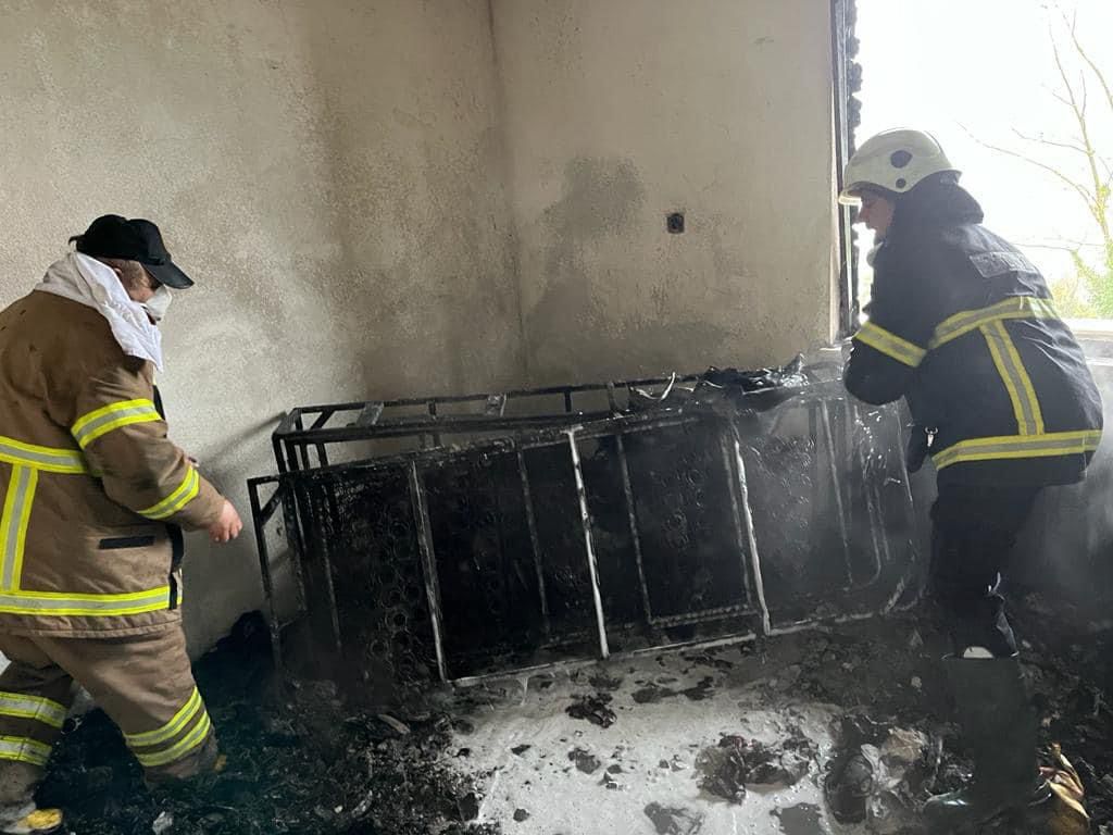 Aşağıçayır'da yanan ev kullanılmaz hale geldi!