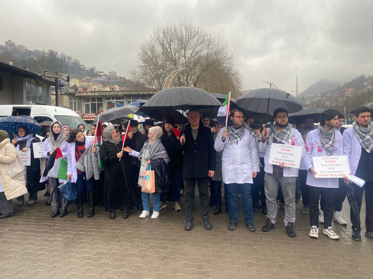 Madenci Anıtı'ndan Kanlı önlüklerle seslendiler!