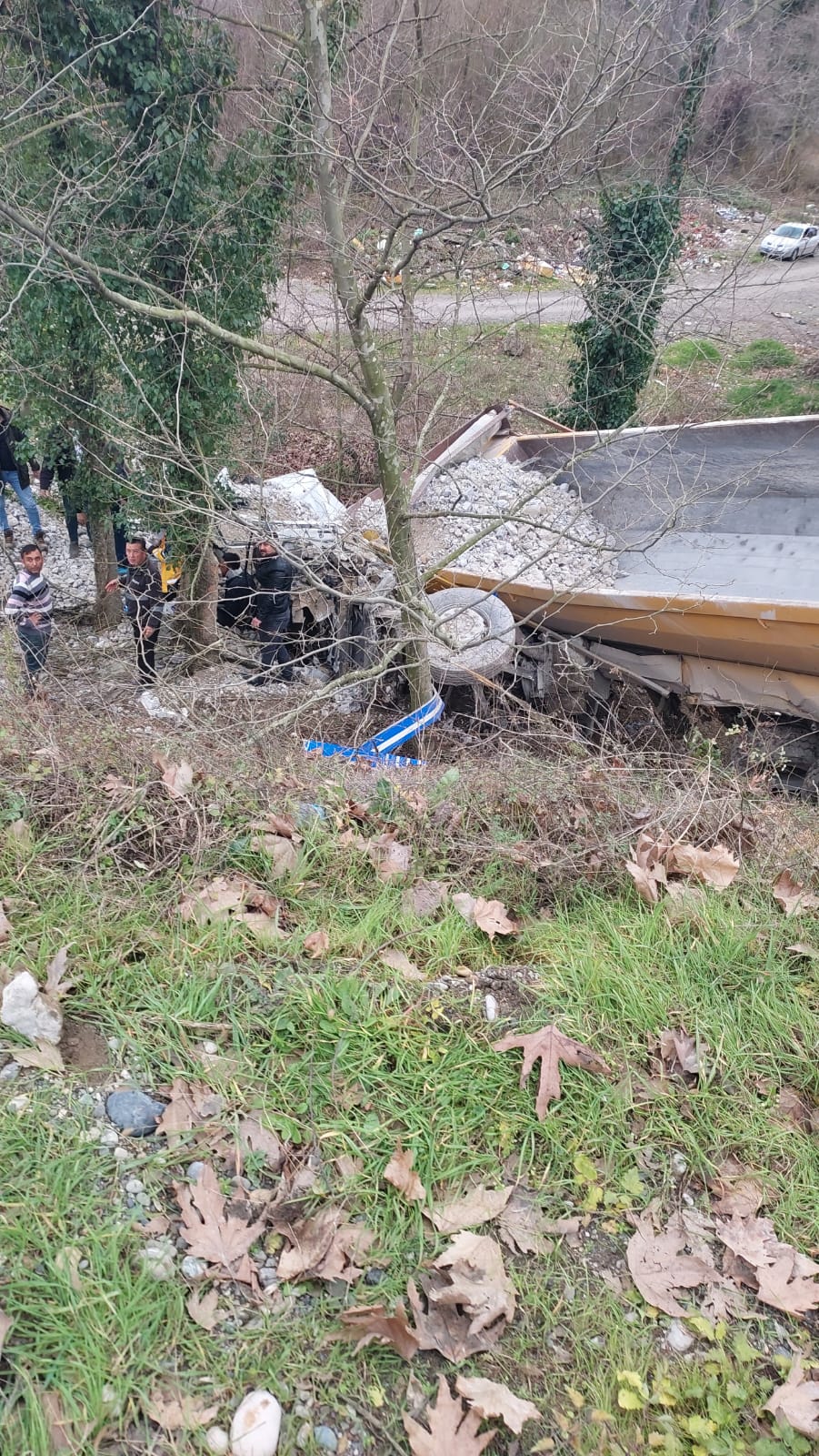 Zonguldak’ta kamyonla otomobilin çarpıştığı kazada 1’i Ağır 3 kişi yaralandı.