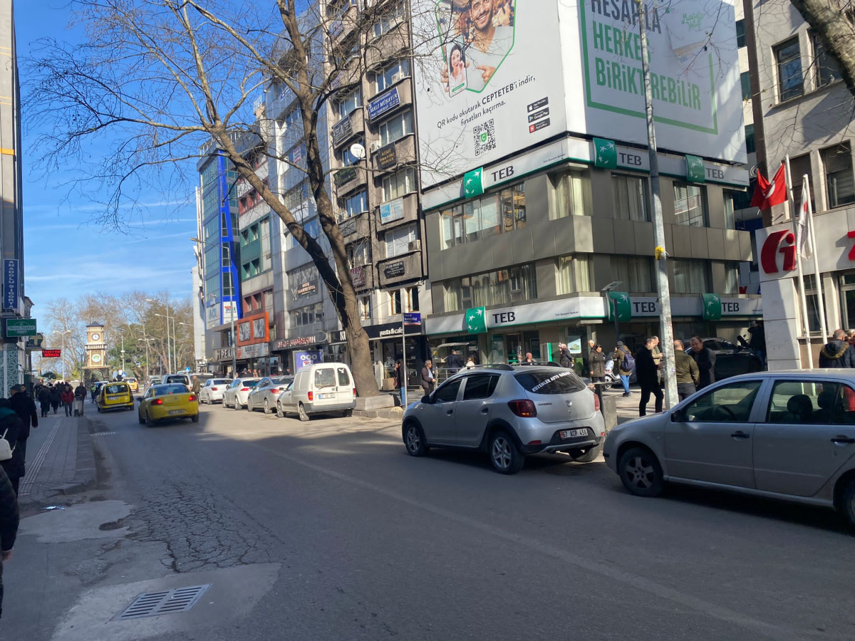 Başı boş parklanmalar çileden çıkarıyor 