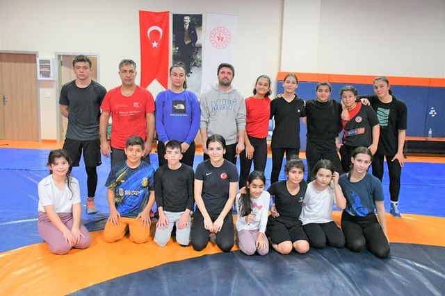 Zonguldak'ta Güreş Sporuna Yoğun İlgi: Gençlik ve Spor İl Müdürlüğü Özel Spor Okulu Programlarına Büyük Katılım