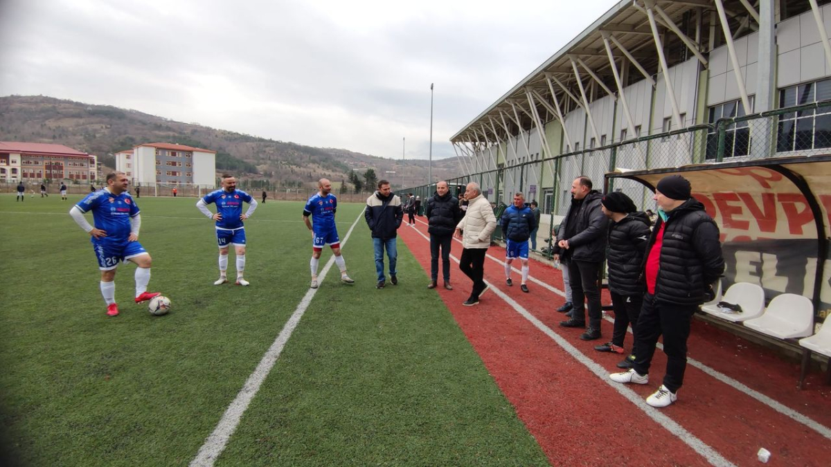 Zonguldak'ın Devrek ilçesinde heyecan verici bir futbol maçı düzenlenecek