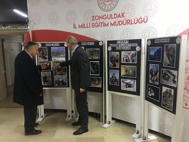 Zonguldak İl Millî Eğitim Müdürlüğü, Büyük Deprem Felaketinden Sonra Arama Kurtarma Çalışmalarının Sergisini Düzenledi