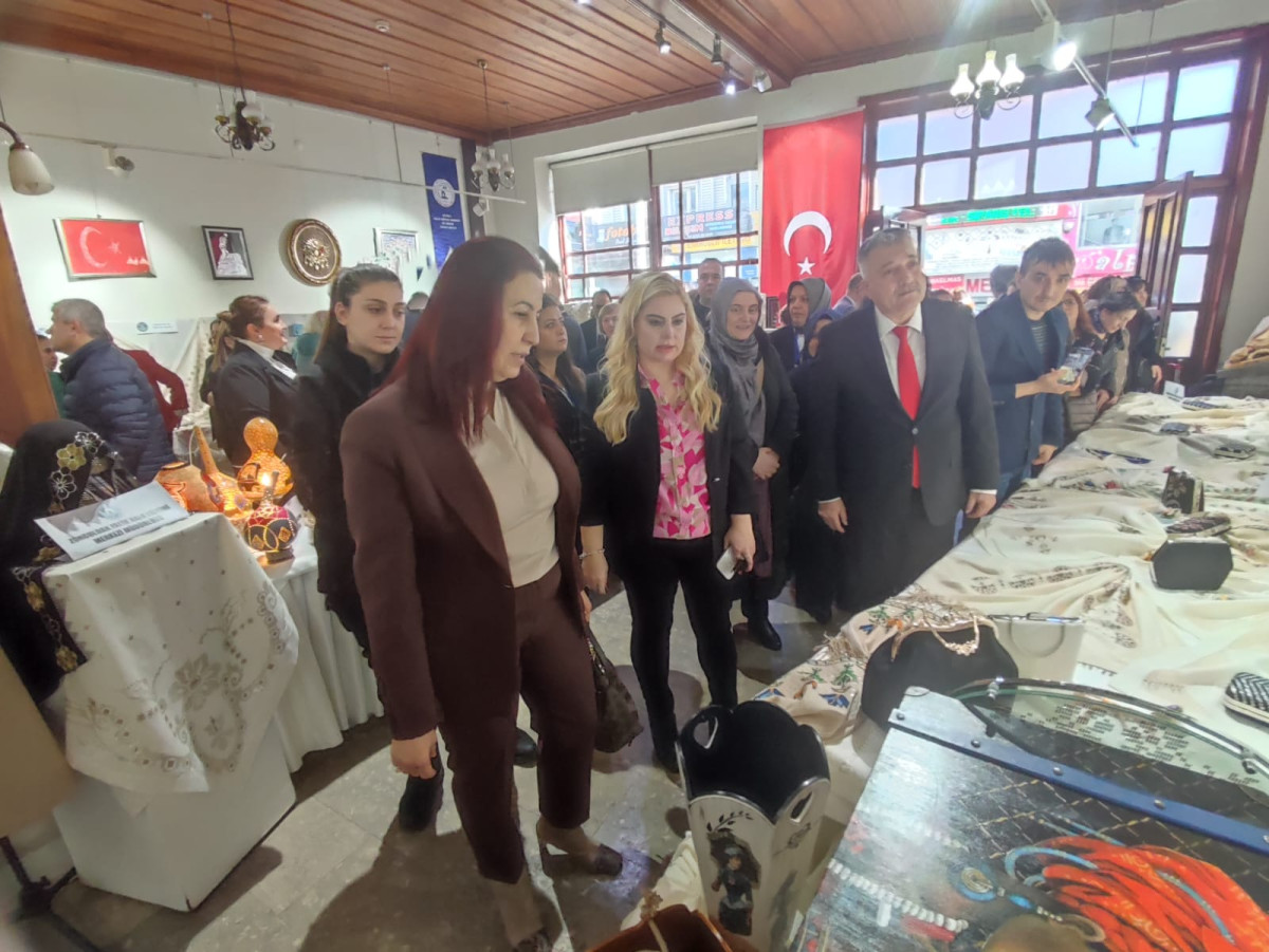 Zonguldak'ta Halk Eğitim sergisi açıldı