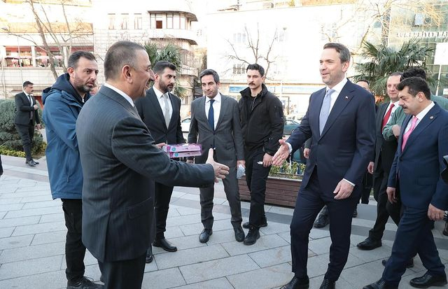 Enerji Bakanı Alparslan Bayraktar, Zonguldak'ta Protokol Töreniyle Karşılandı