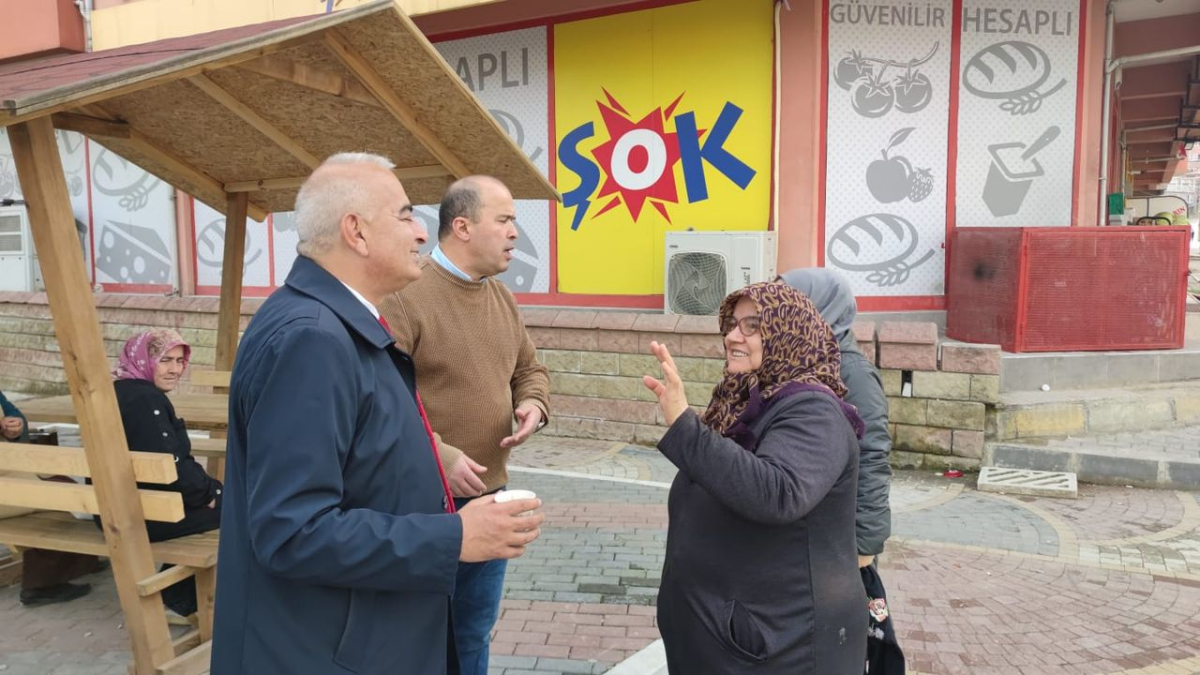 Belediye Başkanı Çetin Bozkurt sahadaki çalışmaları denetledi ve halkın taleplerini dinledi.