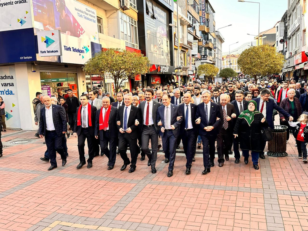 Zonguldak'ta yerel politika hareketleniyor: CHP, belediye başkan adaylarını tanıttı