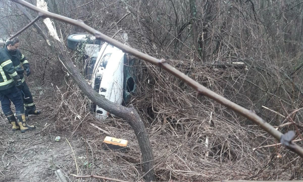 Hurdaya dönen araçtan bebek burnu bile kanamadan çıktı!