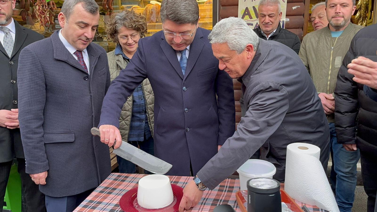 Adalet Bakanı Yılmaz Tunç, ‘Aynur Abla’ manda yoğurdunu satırla kesti…