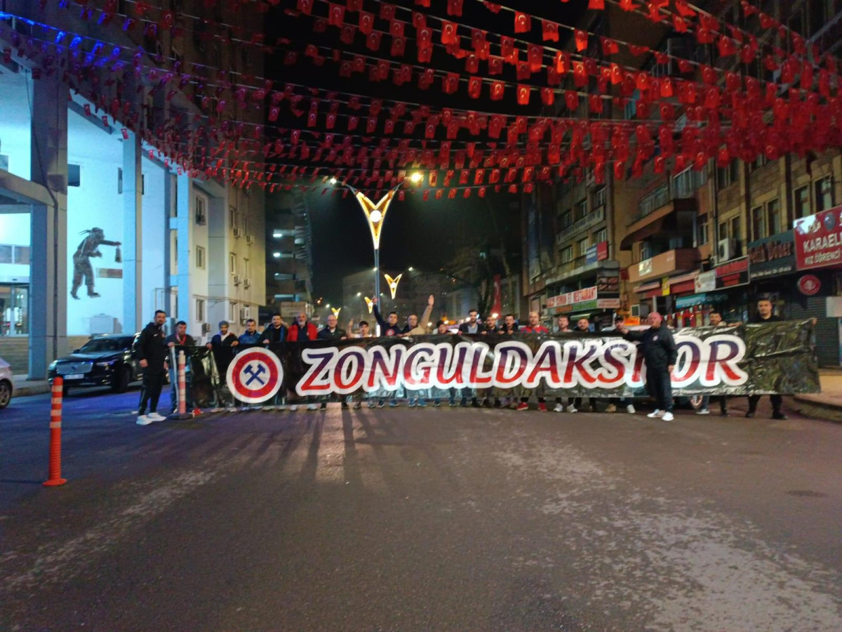 Zonguldakspor taraftarı İzmir’e akın etti!