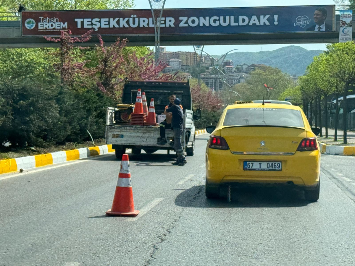 Milli Egemenlik Caddesi'nde Bordür Boyama Çalışmaları Başladı!