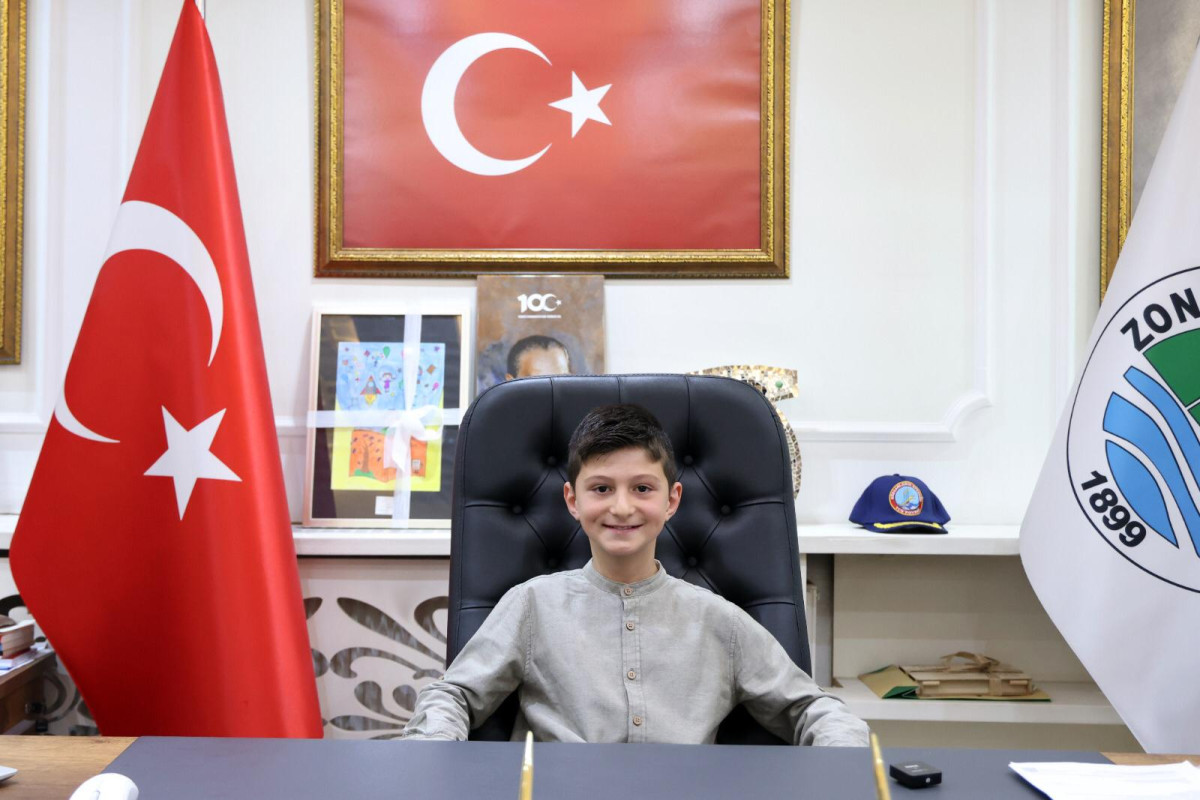 Başkan Erdem Koltuğunu 4. Sınıf Öğrencisi Osman Tunç Şehit'e Devretti!