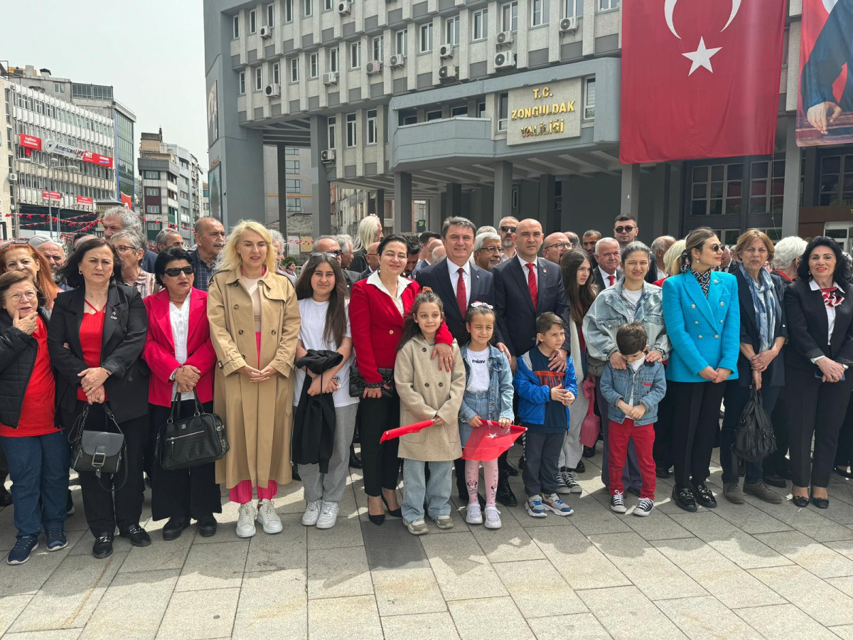 CHP Zonguldak'ta Alternatif 23 Nisan Töreni Düzenledi