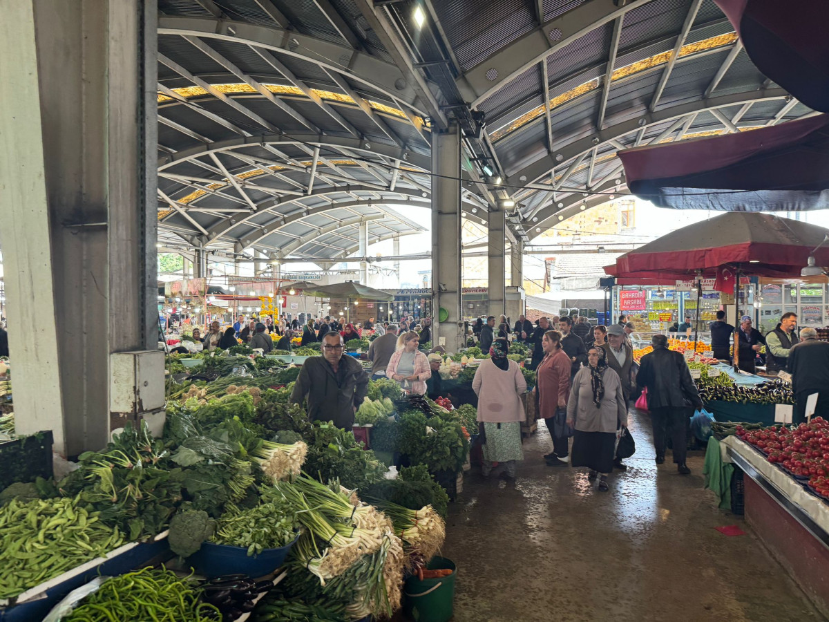 Zonguldak'ta Halk Pazarında Fiyat Düşüşü Alım Gücünü Arttırdı!