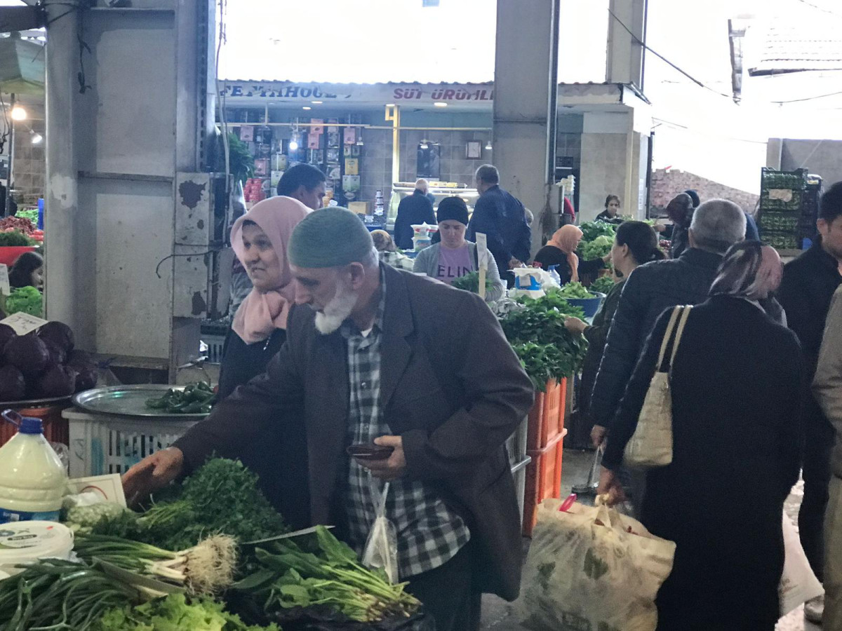 Zonguldak'ta Fiyatlar Düşüşte! Alıcı Yüzü Gülürken Esnaf Endişeli