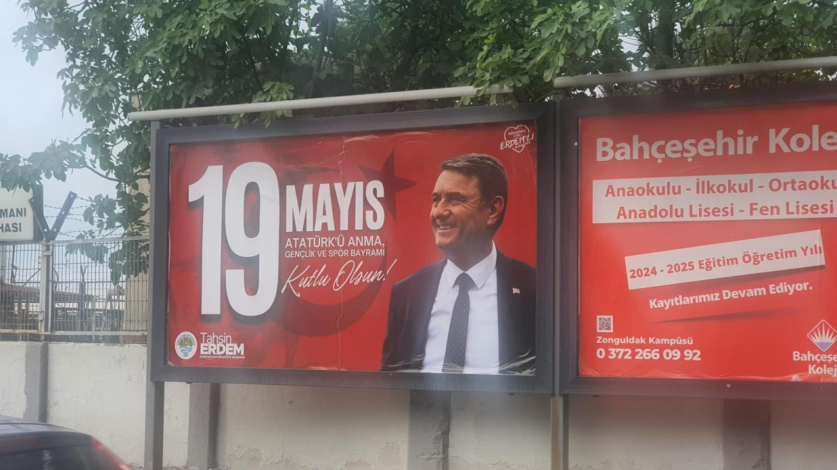 CHP'li Belediyenin ATATÜRK'süz 19 Mayıs Afişine Tepki: 