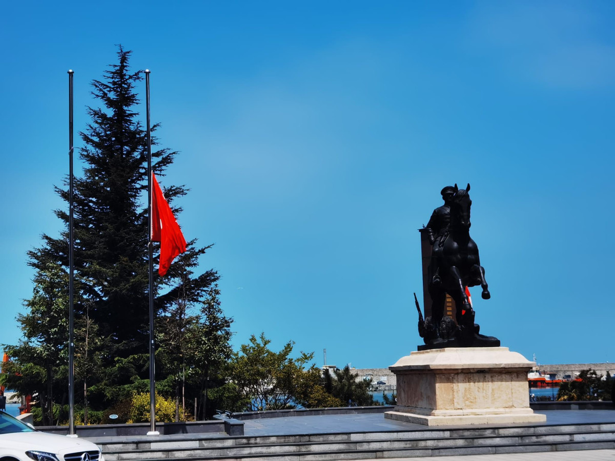 Türkiye'de İran Cumhurbaşkanı Reisi'nin Ölümü Nedeniyle Bir Günlük Milli Yas!