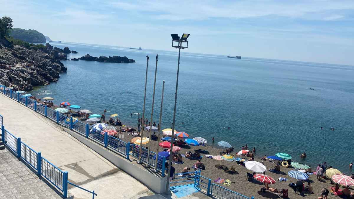 Zonguldak'ta Sıcak Havalar Kapuz Plajına Akın Ettirdi!