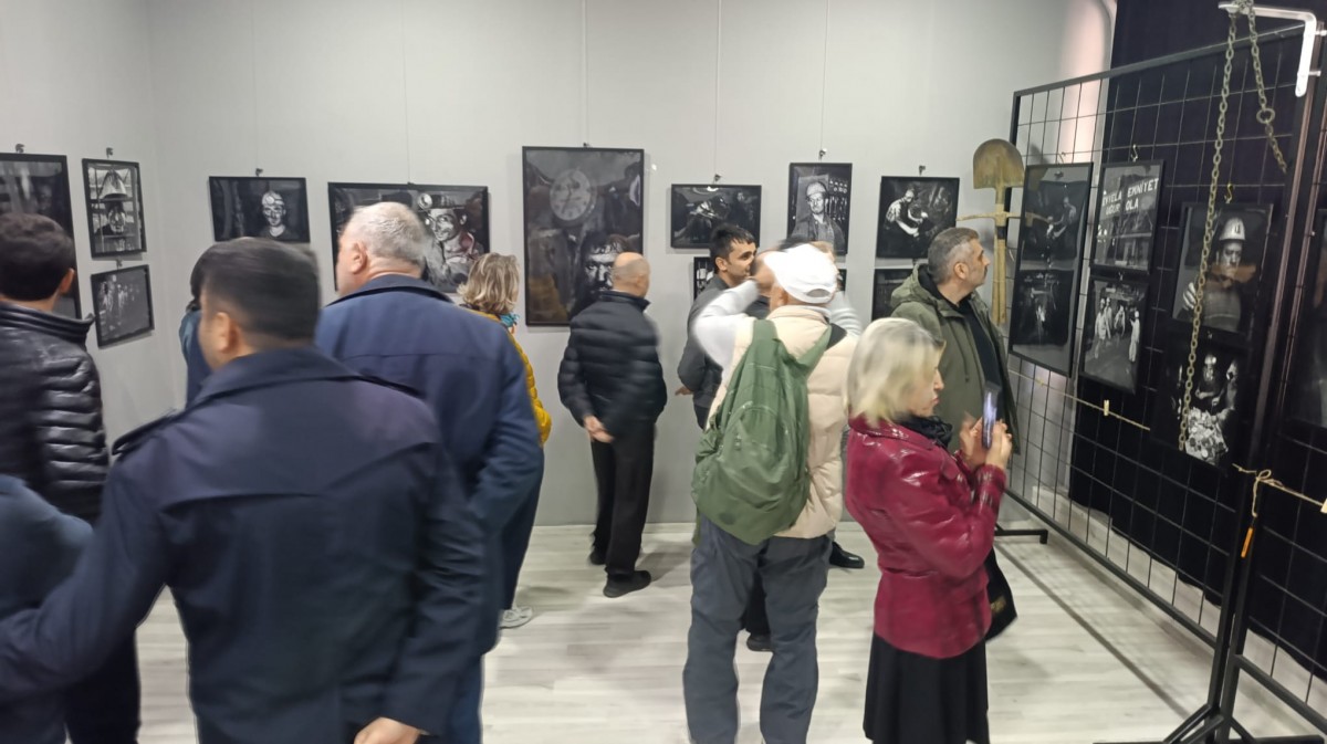 Madencilerin Yeraltındaki yüzleri sergilendi