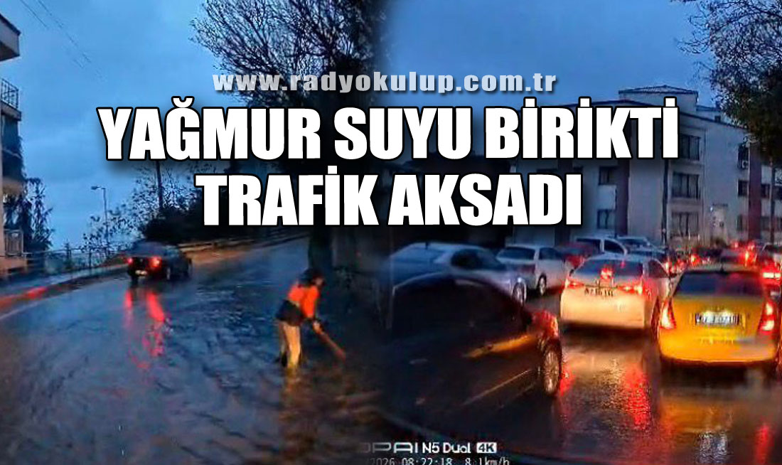 Kadırga Yokuşu’nda yağmur suyu birikti, trafik aksadı